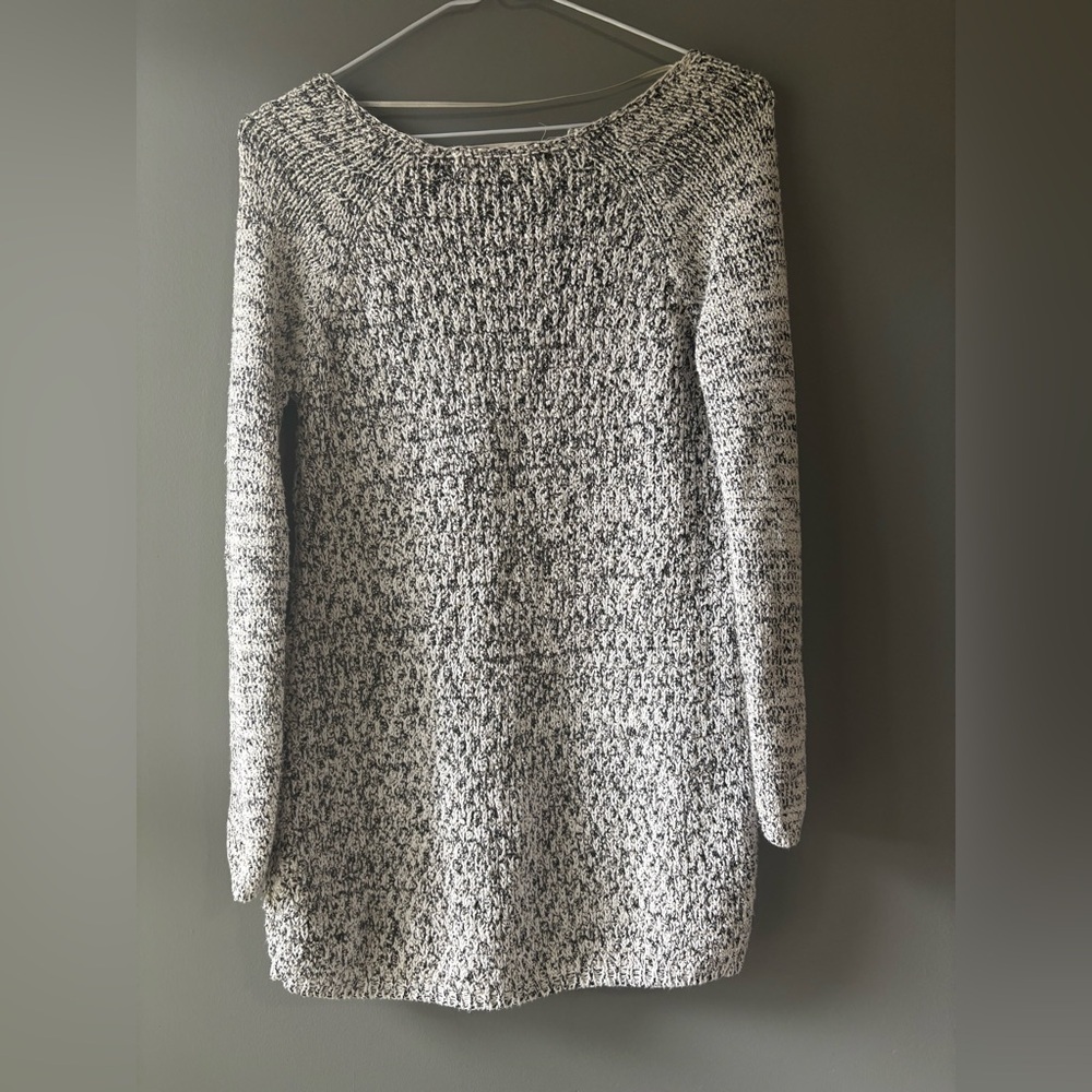 ZARA knit, size small, over sized,Cozy Gray Women's Sweater, v neck - Picture 5 of 5